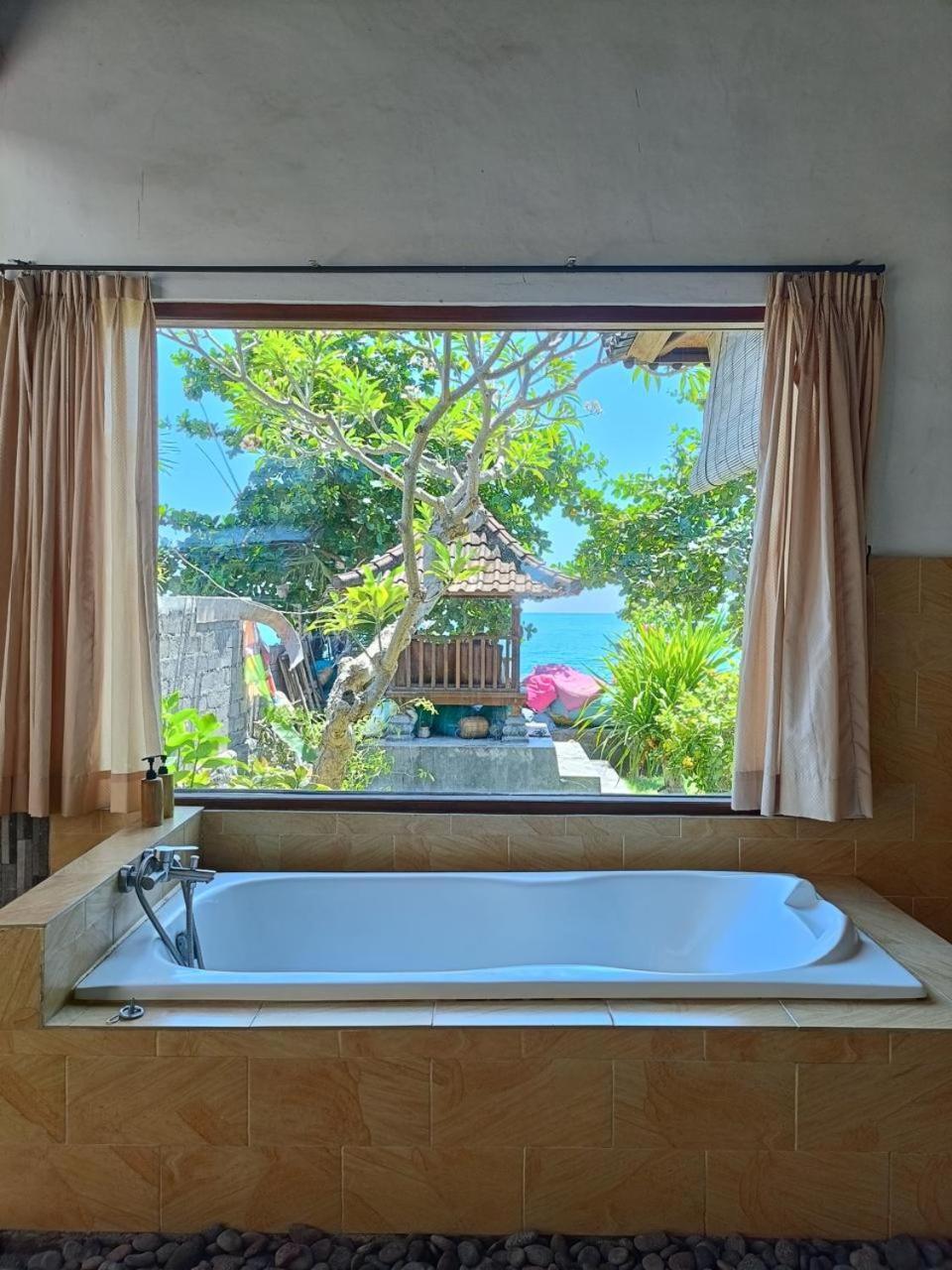 Putra'Lebah Amed Guest House Eksteriør billede