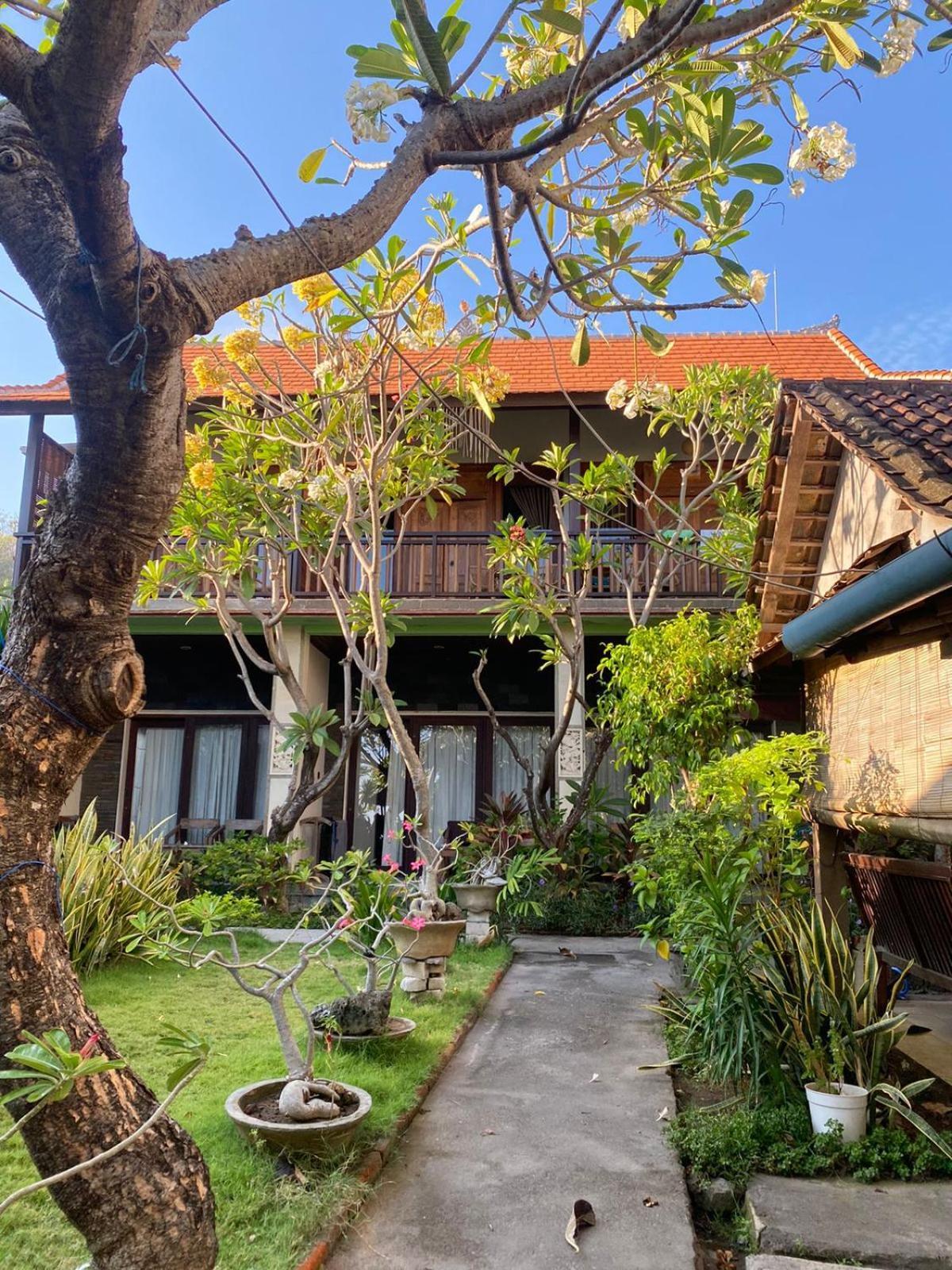 Putra'Lebah Amed Guest House Eksteriør billede