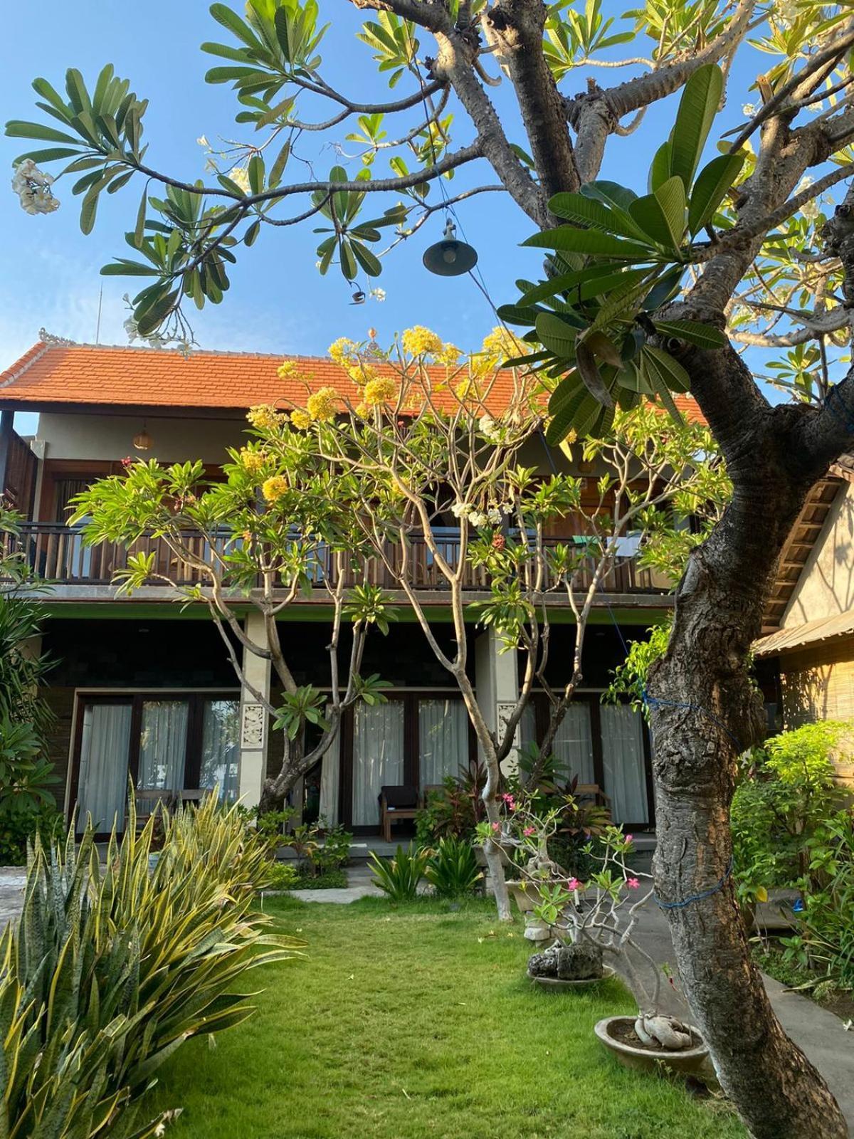 Putra'Lebah Amed Guest House Eksteriør billede