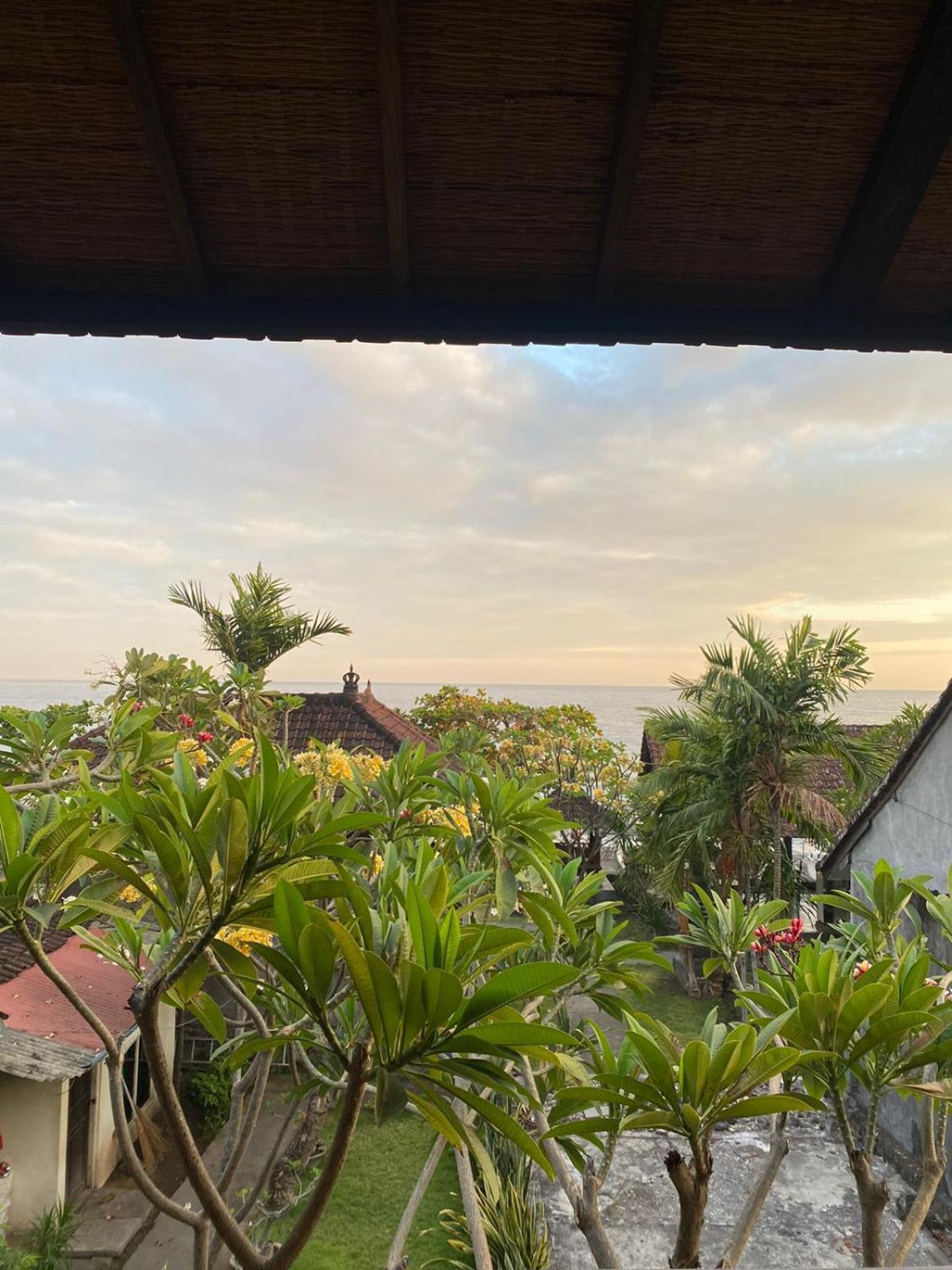 Putra'Lebah Amed Guest House Eksteriør billede