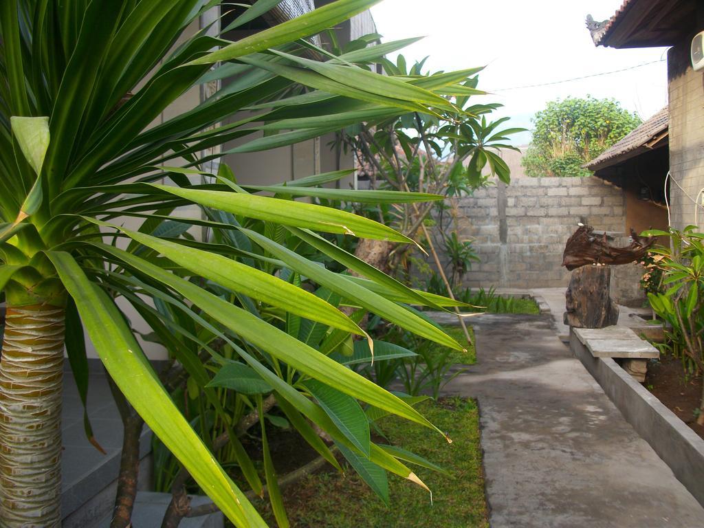 Putra'Lebah Amed Guest House Eksteriør billede